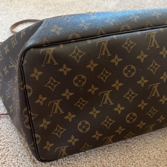 Authentic Neverfull GM Monogram PINK inside lining comes with receipt 2018 - Picture 12 of 17